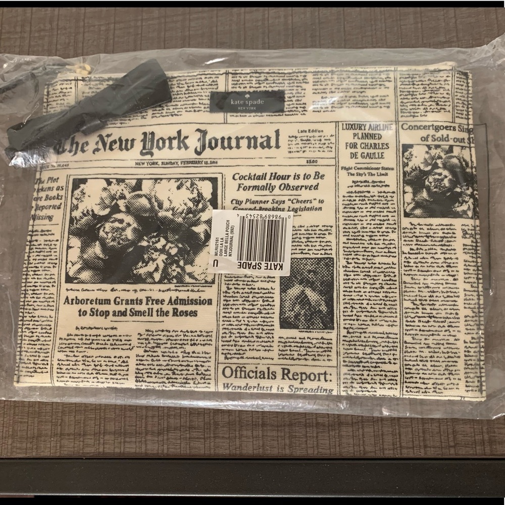 Kate Spade Newspaper Zippered Poutch